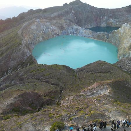 Riung Tiga Empat Tujuh Guesthouse エクステリア 写真