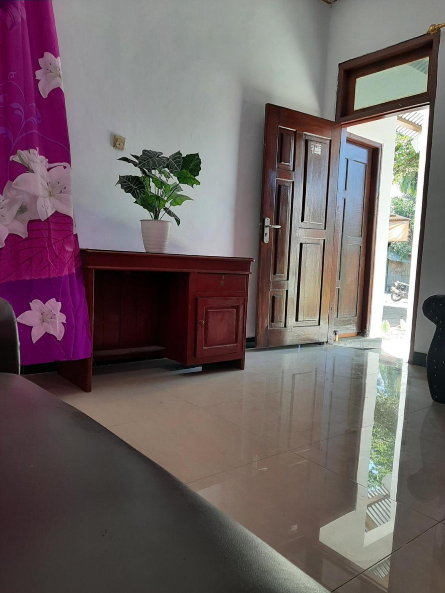 Riung Tiga Empat Tujuh Guesthouse エクステリア 写真